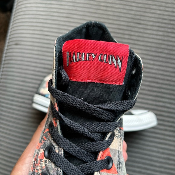 Harley Quinn Converse All Star Chuck Taylor DC Comics Batman Joker Size 5M/7W - Picture 3 of 8